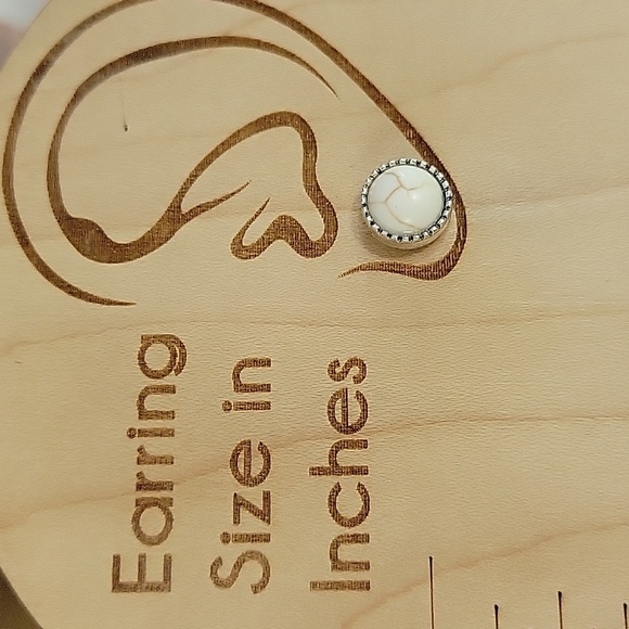 Creamy Howlite Stud Earrings - Picture 4 of 7